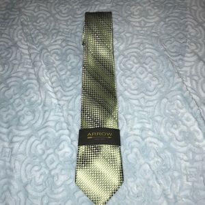 *3/$20* NWT Arrow tie